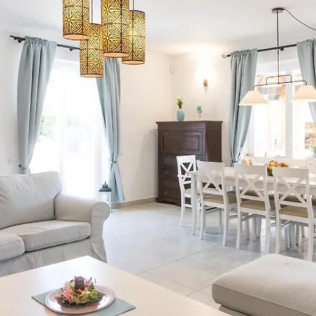 Σπίτι διακοπών Cozy In With Kitchen