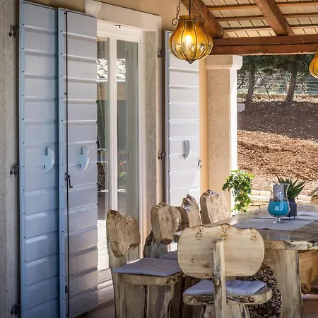 Σπίτι διακοπών Cozy In With Kitchen Smoljanci