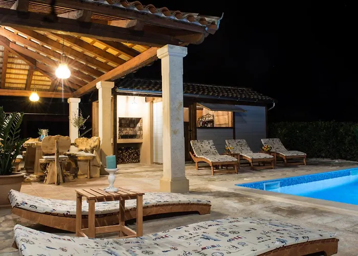Сasa de vacaciones In With Wifi Smoljanci